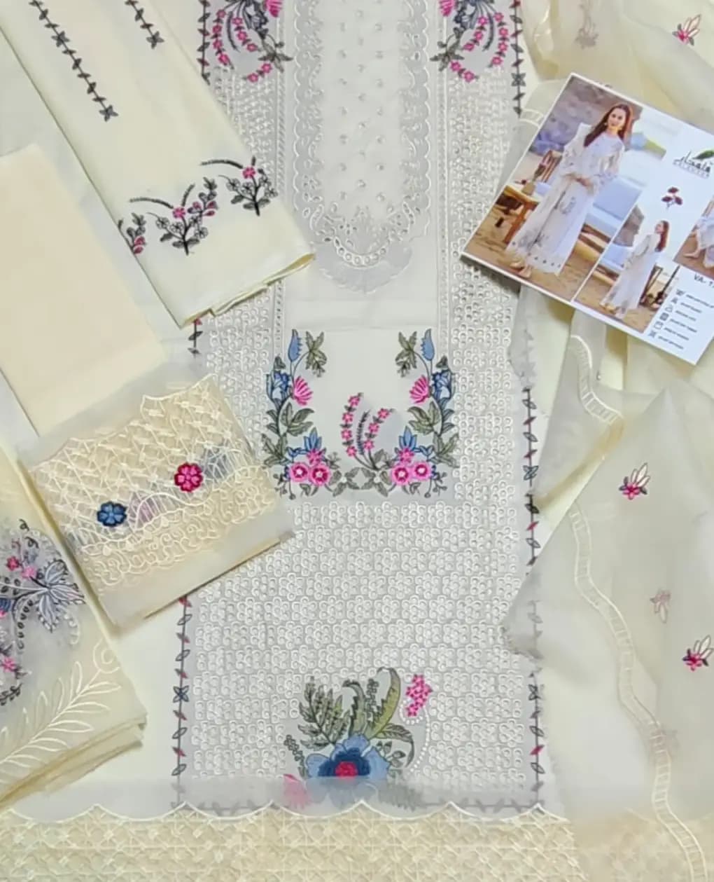 Qalamkar (Lawn) Premium Quality